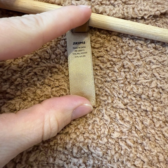 SKIMS Cozy Brown Women's Robe - Picture 3 of 6